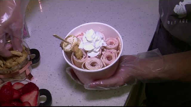 Îngheţată cu brânză cu viermi sau cu vin alb, în loc de vanilie sau ciocolată