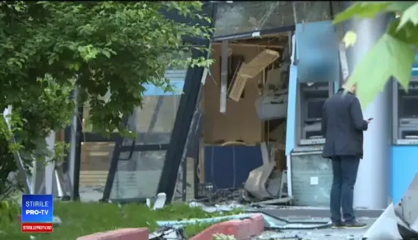 O bancă din București a fost spartă cu explozibil. Ce sumă ar fi furat hoții