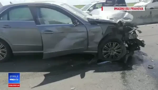 Carambol cu 4 mașini pe DN1. Un șofer neatent a provocat accidentul