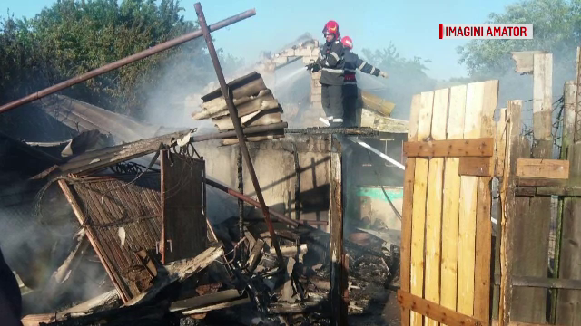 Gospodărie din Olt, făcută scrum de incendiul provocat de o țigară aprinsă