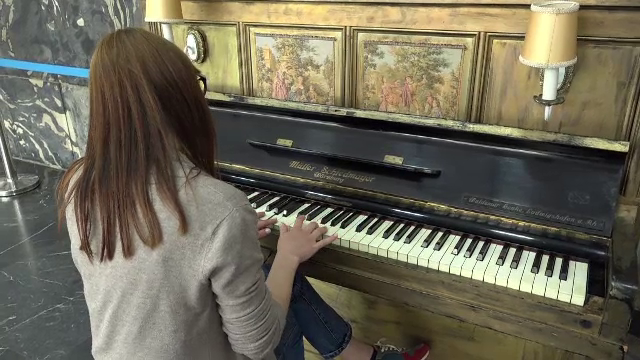 Piane amplasate în spațiile publice din Timișoara. Oricine își poate arăta talentul