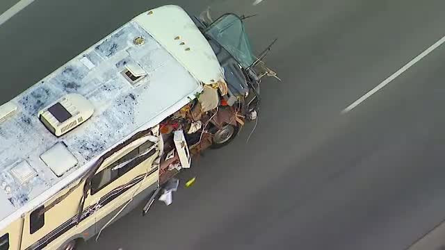 Cursă periculoasă în California. Un câine a sărit dintr-o rulotă urmărită de poliție