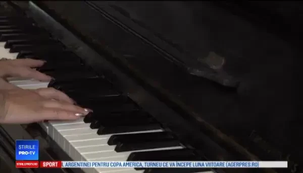 Piane amplasate în spațiile publice din Timișoara. Oricine își poate arăta talentul