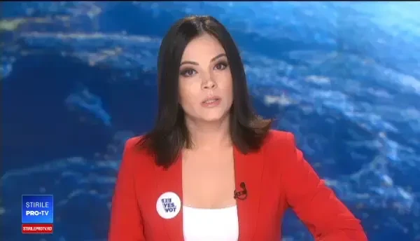 Primele imagini cu momentul în care 2 indivizi aruncă în aer un bancomat din Capitală