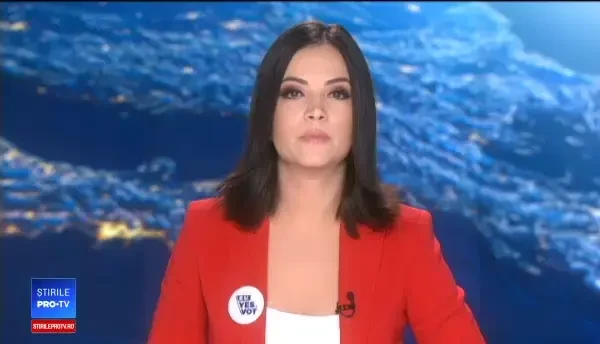 O creatoare româncă a făcut haine pentru Papa Francisc. Unde și-a găsit inspirația