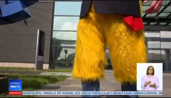 Politician maghiar costumat în găină. Ce mesaj a vrut să transmită Opoziției