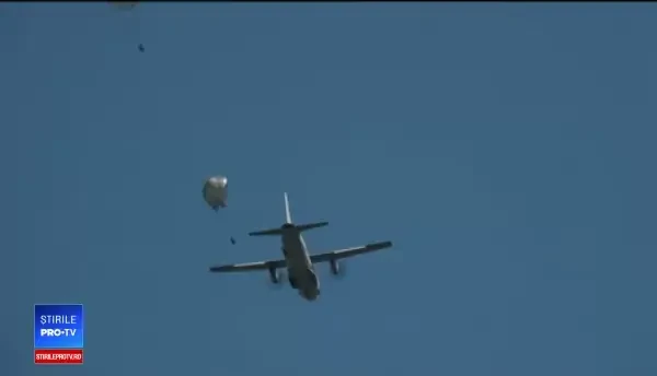 Exerciţiu NATO în România. Militarii au simulat un desant aerian