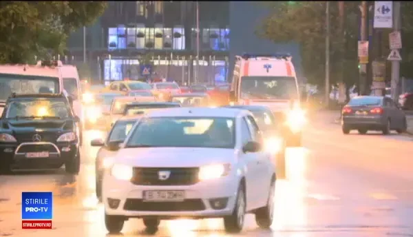 Asistenta de pe ambulanța din care s-a aruncat o pacientă ”nu a respectat procedurile”