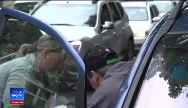 S-a răsturnat cu scaunul cu rotile pe rampa improvizată instalată la școală. Explicația IȘJ Sibiu