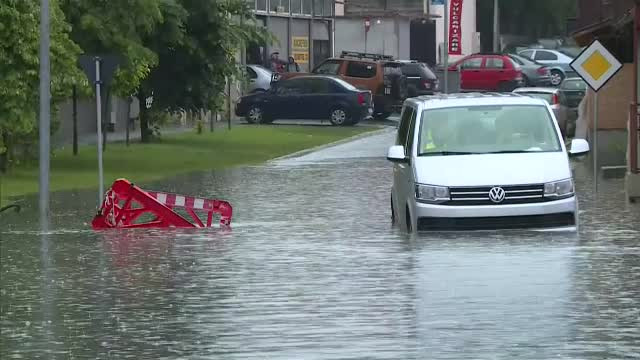 Prognoză pentru Bucureşti: Ploi torenţiale şi vijelii, până aproape de miezul nopţii