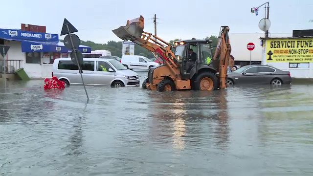 Șir de fenomene violente în țară. Prognoza meteo