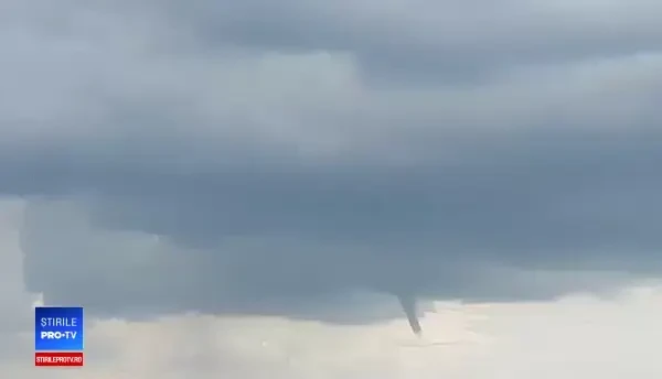 Un nou fuior de tornadă s-a format în sudul țării. Explicațiile specialiștilor ANM
