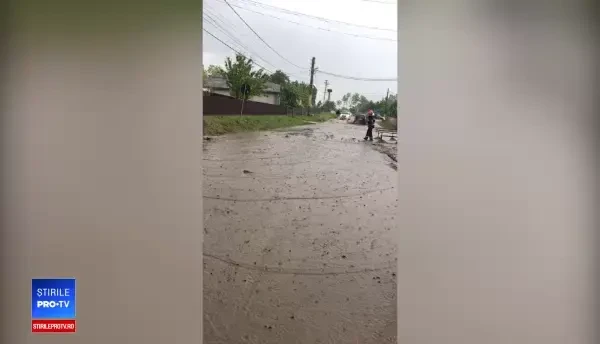 Zonele lovite grav de furtunile de vineri. Pompierii au intervenit în 40 de localități