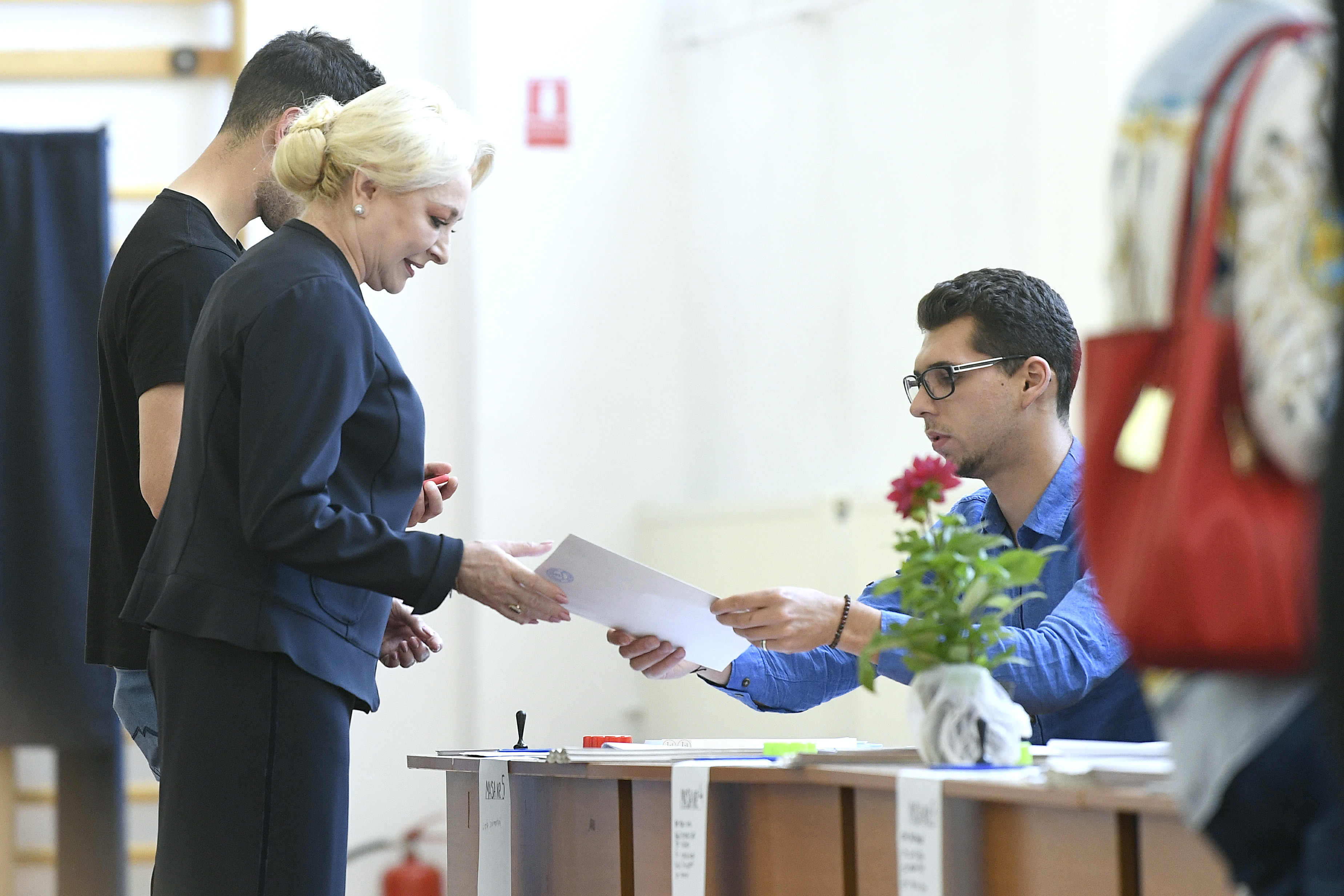 Premierul Viorica Dăncilă: "Am votat pentru România şi pentru români”