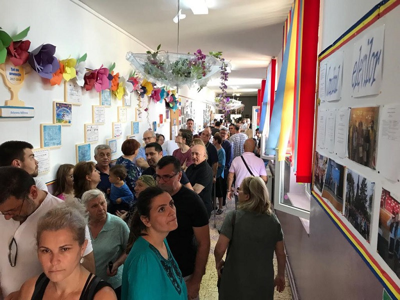 MAI semnalează posibile erori în operarea tabletelor în secţiile de votare din țară