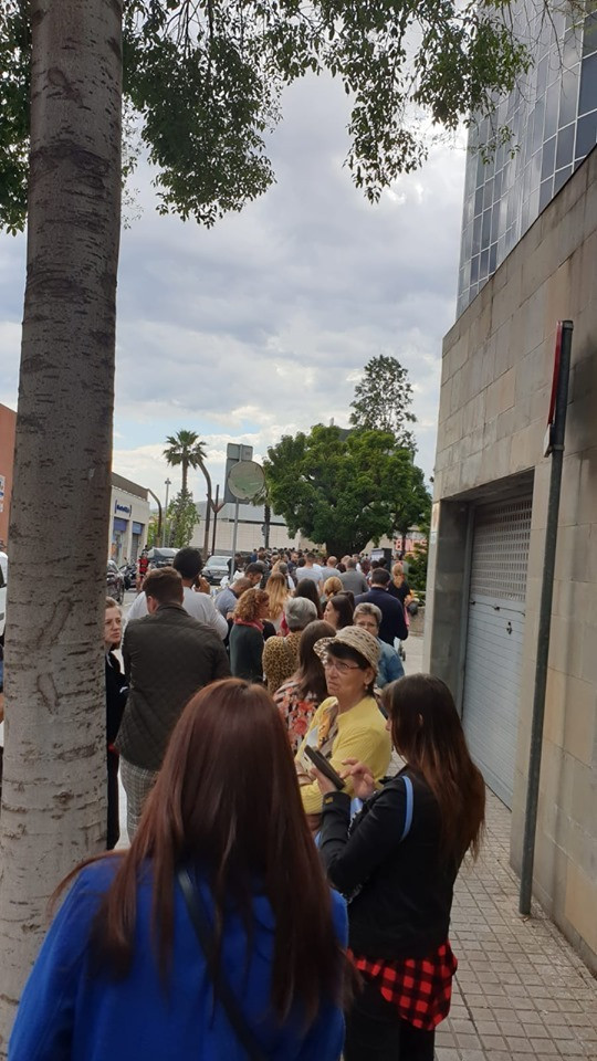 Alegeri europarlamentare. Coada Barcelona - 4