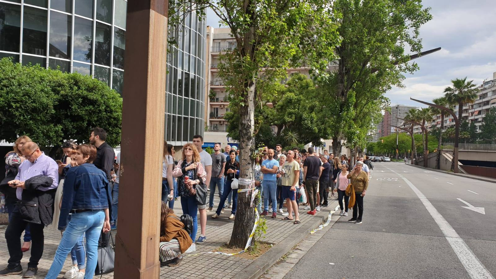 Alegeri europarlamentare. Coada Barcelona - 6