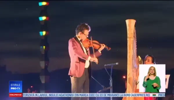 Alexandru Tomescu, spectacol inedit lângă Coloana Infinitului din Târgu Jiu