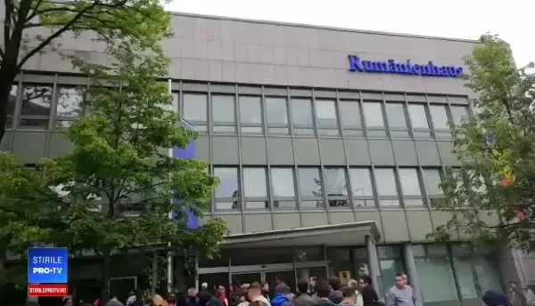 Coadă interminabilă la vot în Germania. Imaginile zilei, filmate în Munchen. VIDEO
