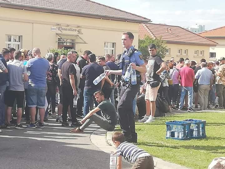 Gestul emoționant făcut de polițiștii germani pentru românii din diaspora. FOTO