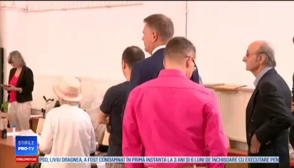 Ce au spus liderii politici când au votat. Dragnea a dat vina pe ambasadori pentru cozi