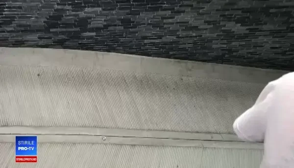 Liviu Dragnea a plecat să se predea. Ce i-au strigat oamenii la ieșirea din garaj