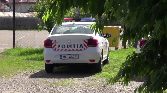 Un bărbat și-a înjunghiat fiul pentru că "nu voia să muncească"