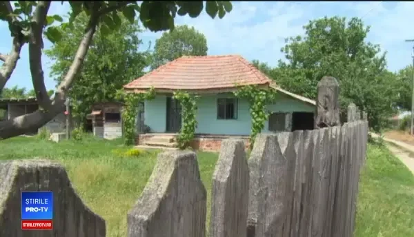 Şi-a invitat vecinul în casă, apoi l-a bătut şi l-a violat. "L-a căsăpit în lucernă"