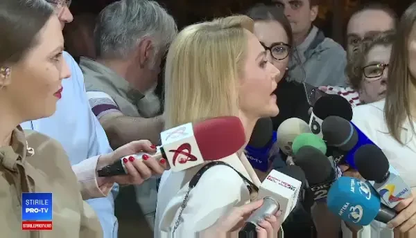 VIDEO. Momentul în care Gabriela Firea a răbufnit la adresa unui protestatar după ședința PSD