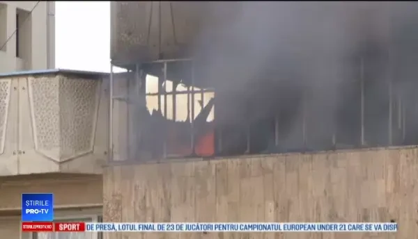Panică în Iași după ce un apartament a luat foc. Pompierii au luat cu asalt centrul oraşului