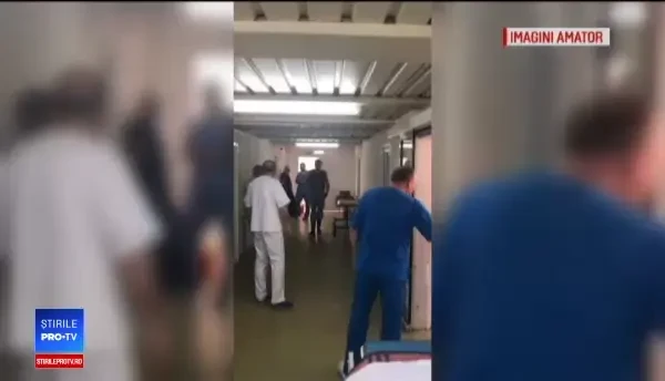 Medicul concediat și reangajat de spitalul din Craiova s-a bătut din nou cu colegii. VIDEO