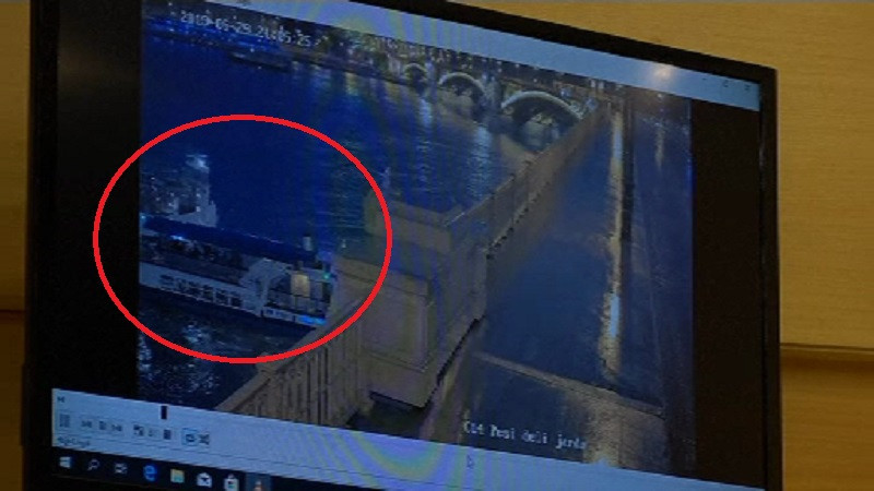 Momentul în care o navă cu turiști e lovită de un alt vapor pe Dunăre. S-a scufundat în 7 secunde