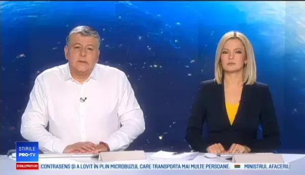 Un tânăr a forțat culoarea roșie a semaforului și a derapat pe carosabilul ud, în București