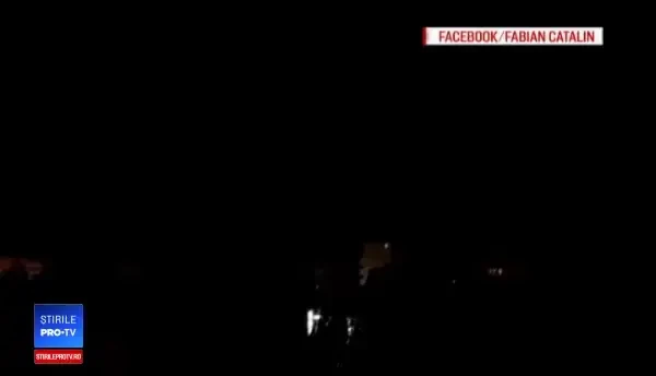 Furtună cu fulgere și trăsnete în București. Meteorologii anunță fenomene extreme