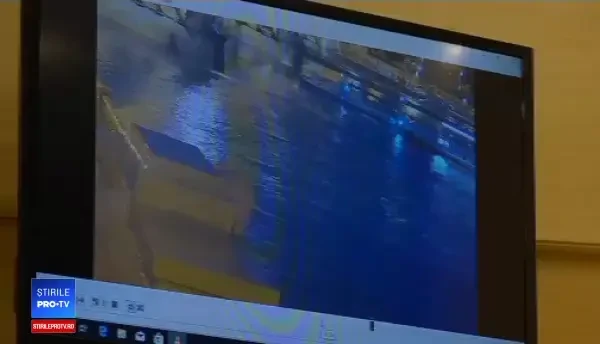 Momentul în care o navă este lovită de un alt vaport pe Dunăre. S-a scufundat în 7 secunde