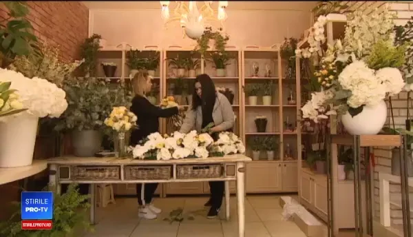 Mii de flori, aduse din Olanda pentru vizita Papei. Varietăţile care nu sunt permise