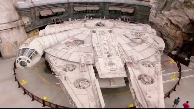 În SUA a fost deschis un parc dedicat fanilor Star Wars. Principala atracție: Șoimul Mileniului