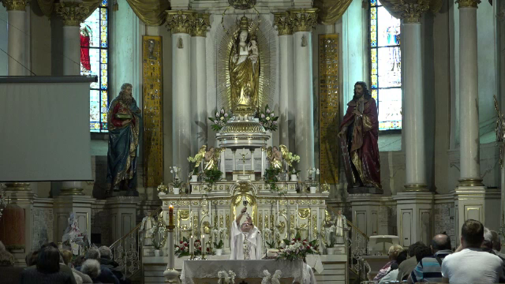 Papa va vizita biserica unde statuia Fecioarei Maria ar fi vindecat sute de oameni
