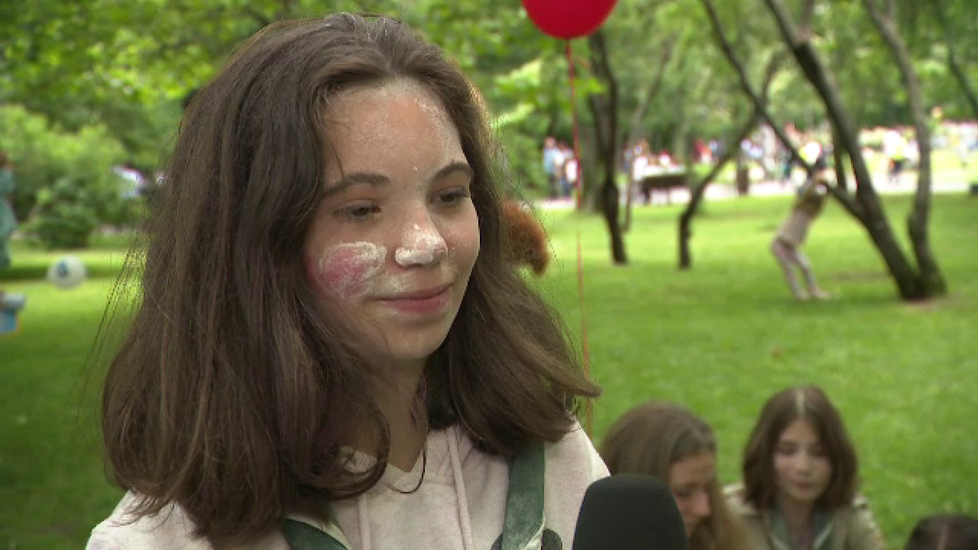 Zboruri cu balonul și bătaie cu făină. Cum a fost sărbătorită Ziua Copilului în București