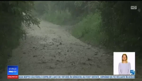 Tragedie provocată de viitură în Prahova. 4 copii ai unei femei au fost luați de apă