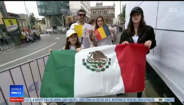 Pelerini din toată lumea, printre care fostul principe, la București pentru vizita Papei