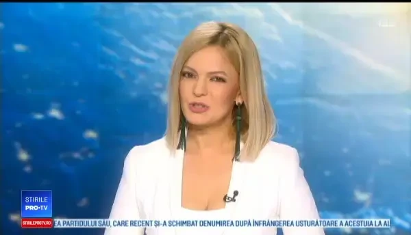 A intrat cu maşina în stâlp ca să scape de poliţistul care îl urmărea. Ce a păţit agentul