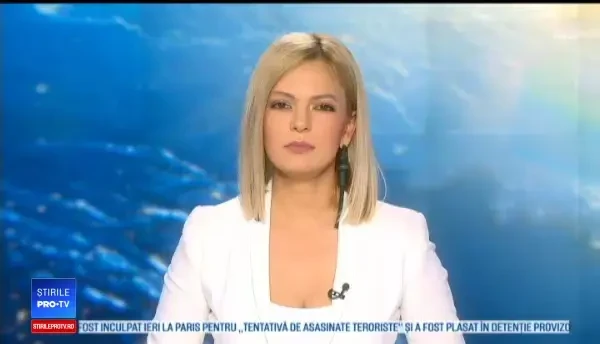 Reacţia unei femei care fura dintr-un magazin de haine când a văzut că e filmată