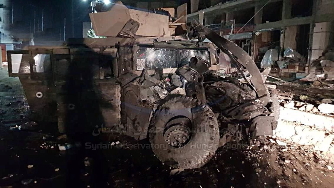 Atentat cu maşină-capcană, atribuit Statului Islamic, chiar în fosta capitală a ISIS