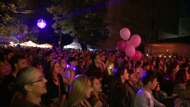 Festivalul "Femei pe Mătăsari", în Capitală. S-a dansat şi pe disco, şi pe muzică populară