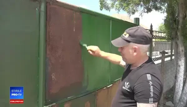 Cum se pregătesc romii din Blaj pentru Papă. "Am văzut eu, pune mâna pe cap la copii"