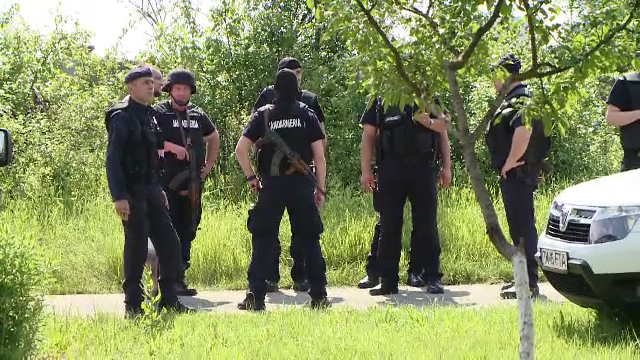 Ucigaşul poliţistului din Timiş, căutat în continuare. Ar fi fugit într-un cimitir