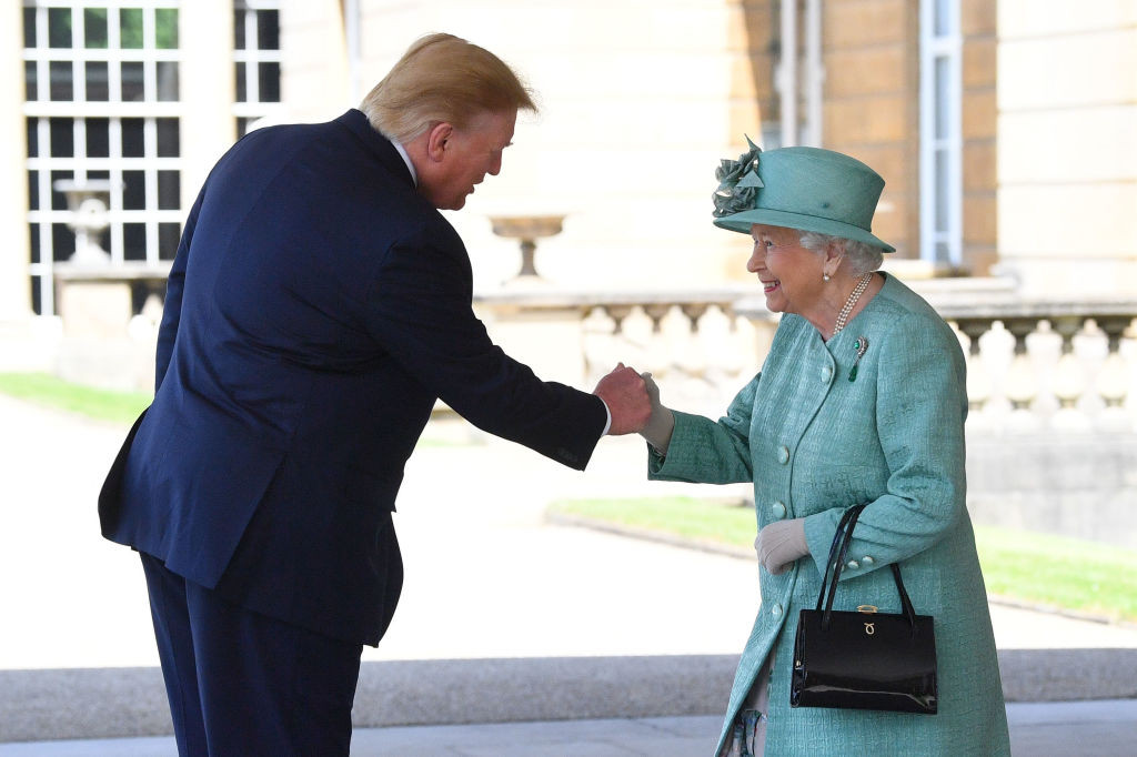Donald și Melania Trump s-au întâlnit cu Regina Elisabeta, la Palatul Buckingham
