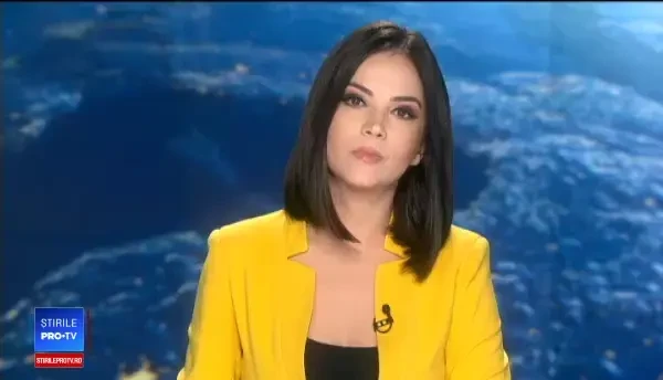 Un pui de urs, căzut în râul Putna, umflat de ploi, salvat de un jandarm din Vrancea