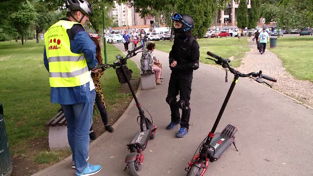 Vela a propus OUG privind circulația cu trotinetele electrice pe drumurile publice. Ce se schimbă